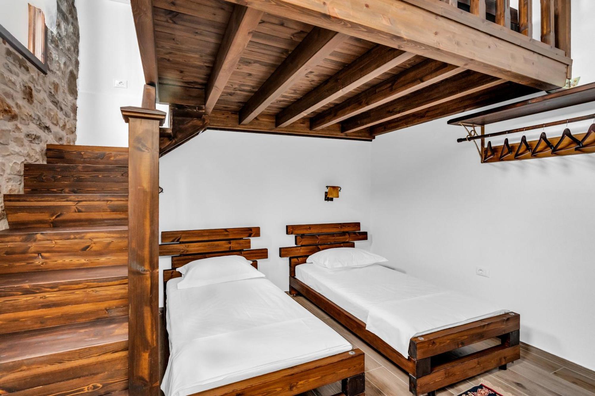 Hotel Bohem Берат Екстер'єр фото