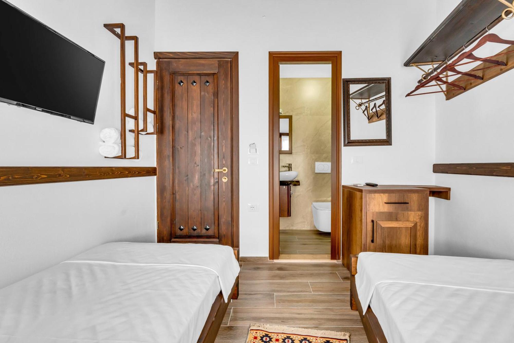 Hotel Bohem Берат Екстер'єр фото