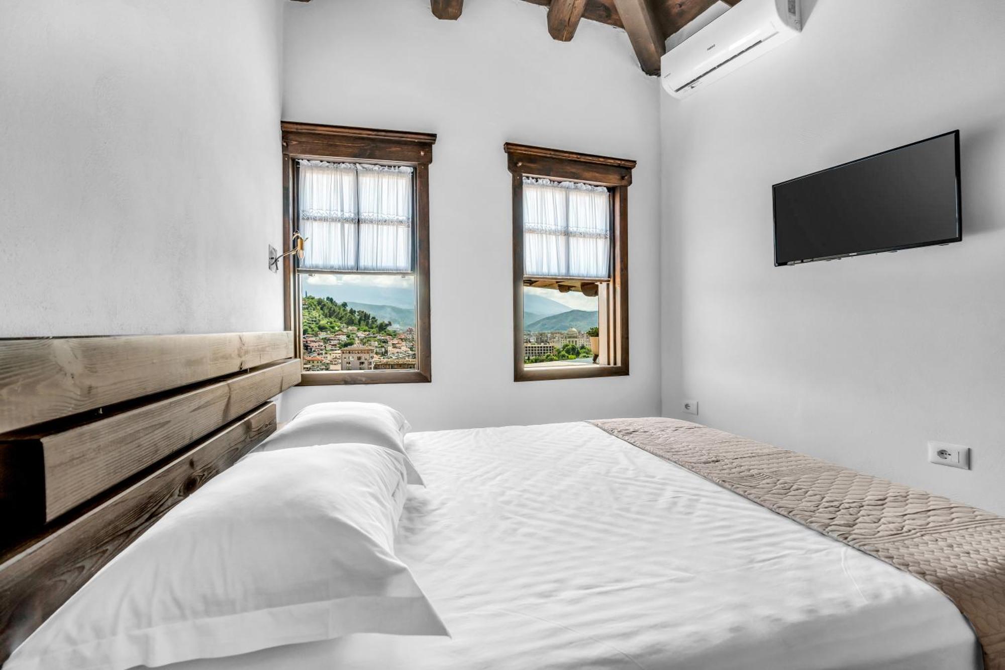 Hotel Bohem Берат Екстер'єр фото